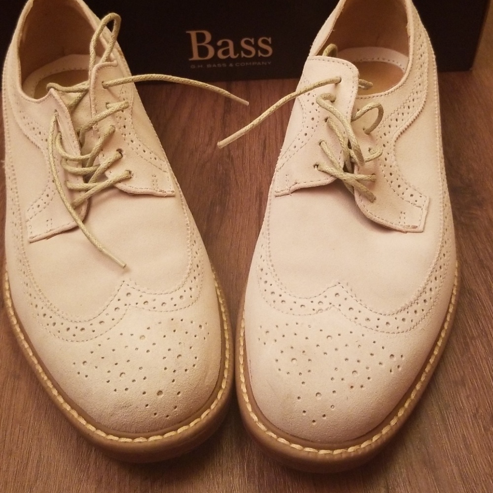 Bass cream wingtips
